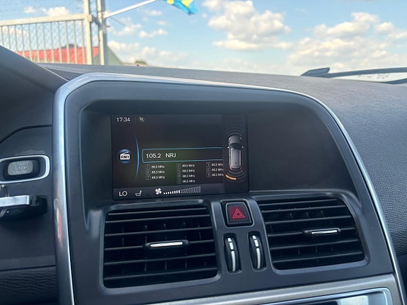 Volvo XC60 25 of 30