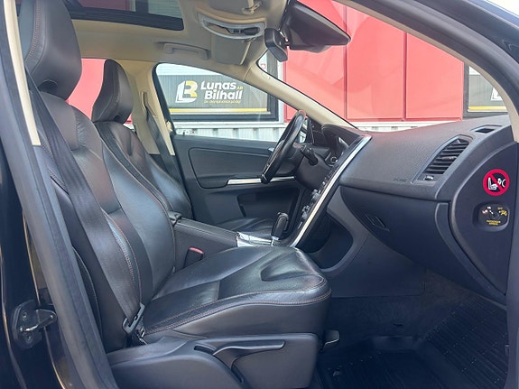 Volvo XC60 19 of 30