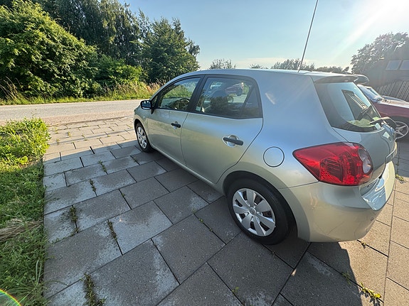 Toyota Auris 3 of 8