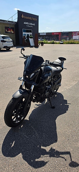 Yamaha MT-07 2 of 4