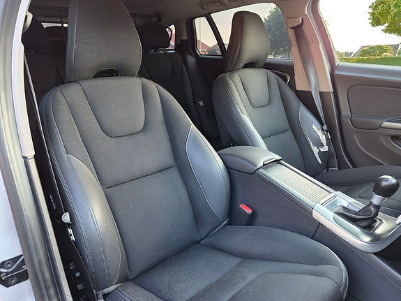 Volvo V60 5 of 5