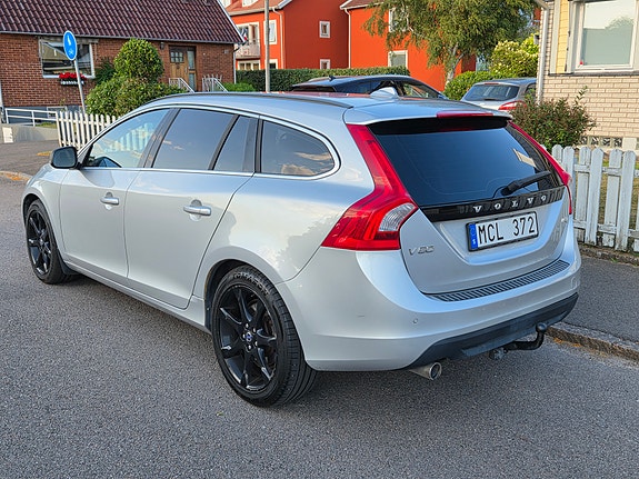 Volvo V60 3 of 5