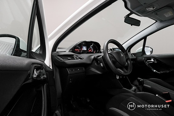 Peugeot 208 7 of 16