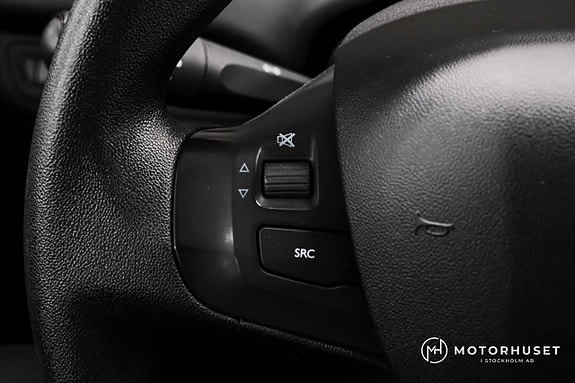 Peugeot 208 15 of 16