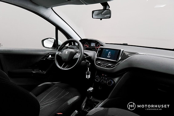 Peugeot 208 10 of 16