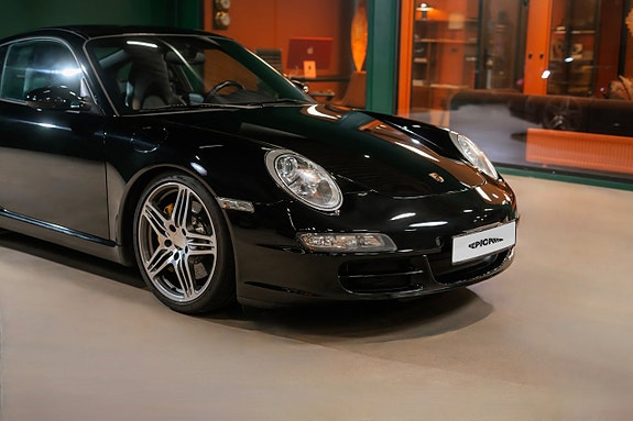Porsche 911 2 of 5