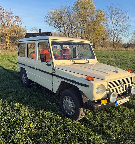 Mercedes-Benz 300 GD 3 of 5