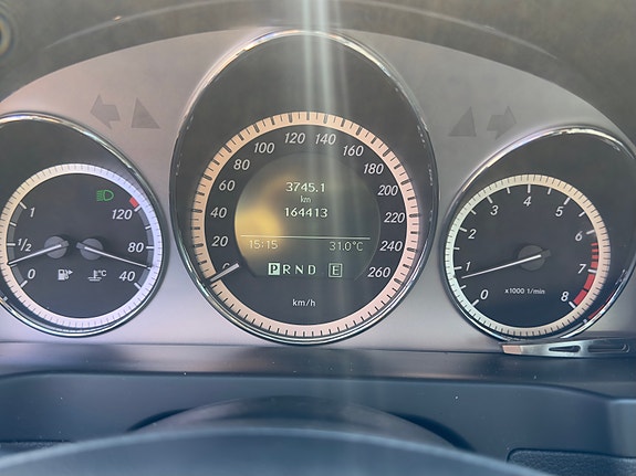 Mercedes-Benz C180 9 of 14