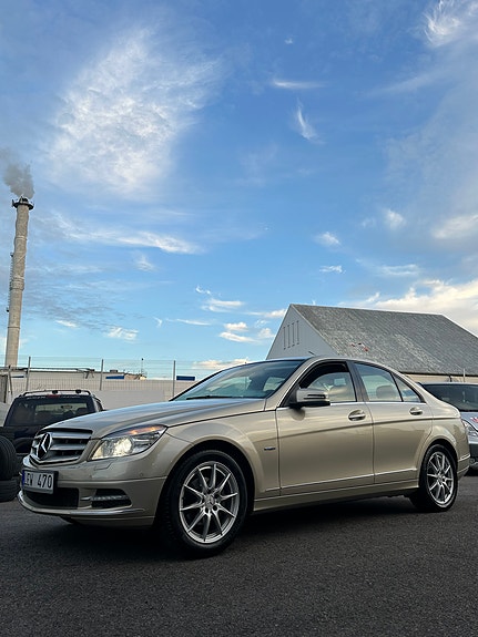 Mercedes-Benz C180 4 of 14
