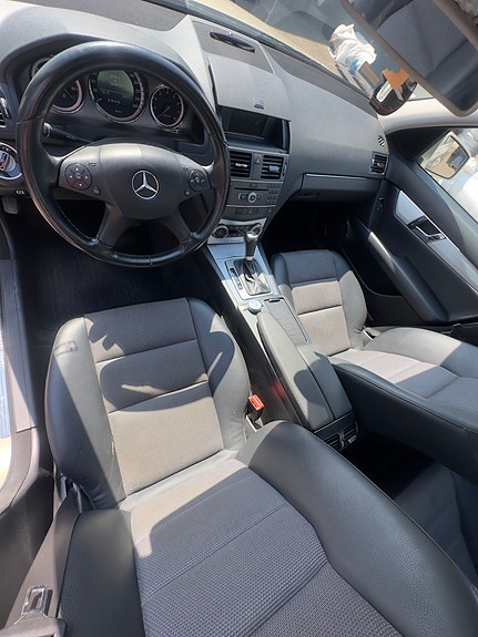 Mercedes-Benz C180 13 of 14
