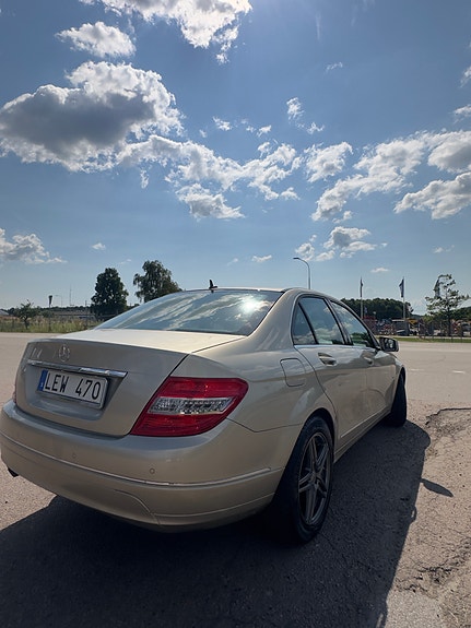 Mercedes-Benz C180 5 of 14