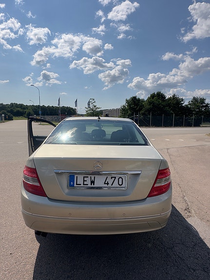 Mercedes-Benz C180 6 of 14