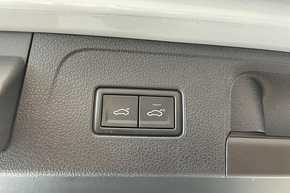 Volkswagen Passat 19 of 30