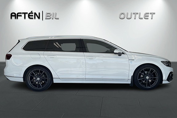 Volkswagen Passat 6 of 30