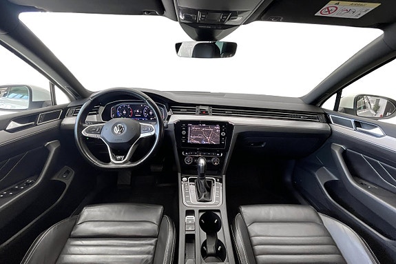 Volkswagen Passat 12 of 30