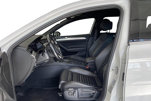 Volkswagen Passat 14 of 30