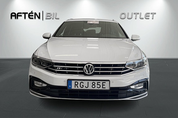 Volkswagen Passat 3 of 30