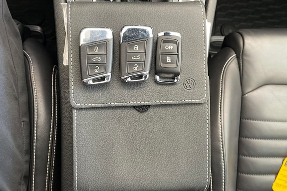 Volkswagen Passat 30 of 30