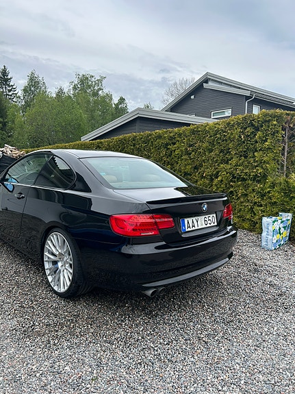 BMW 325i 3 of 5