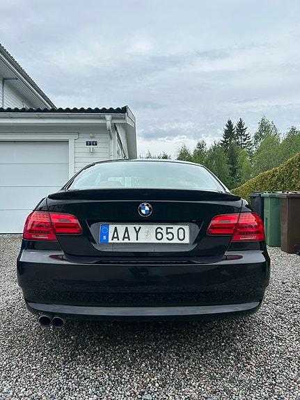 BMW 325i 4 of 5