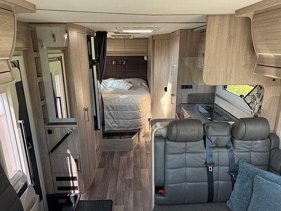KABE Travel Master Royal X 780 LXL 3 of 8