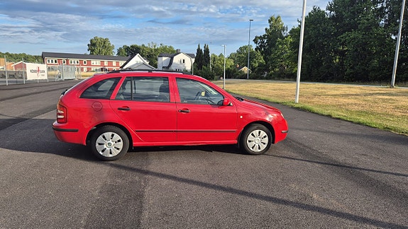 Skoda Fabia 3 of 5