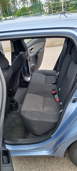 Toyota Yaris 26 of 30