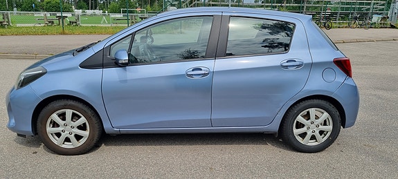 Toyota Yaris 24 of 30