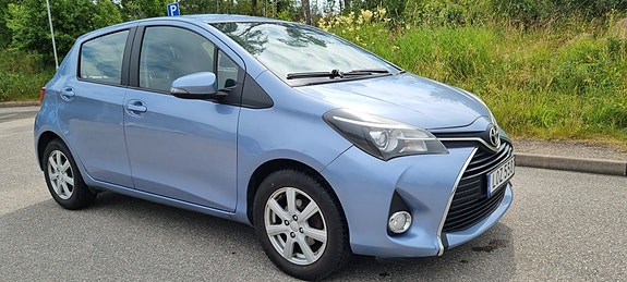 Toyota Yaris 5 of 30