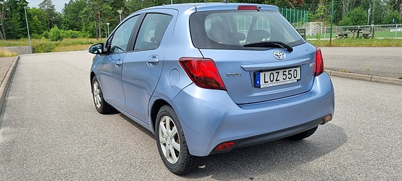 Toyota Yaris 21 of 30