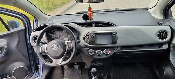Toyota Yaris 27 of 30