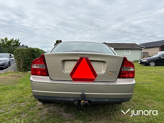 Volvo S80 4 of 30