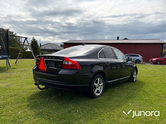 Volvo S80 5 of 30