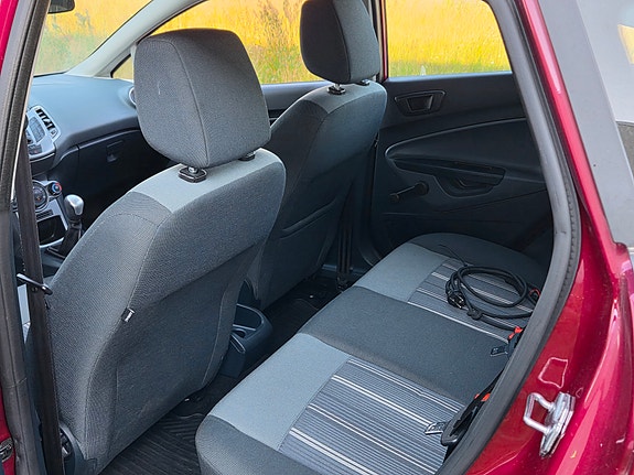 Ford Fiesta 11 of 12