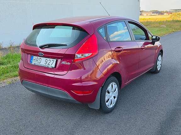 Ford Fiesta 3 of 5
