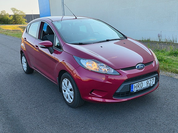 Ford Fiesta 2 of 5