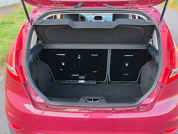 Ford Fiesta 12 of 12