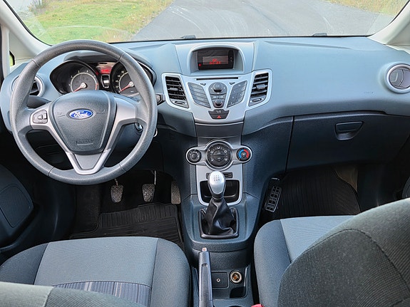 Ford Fiesta 7 of 12