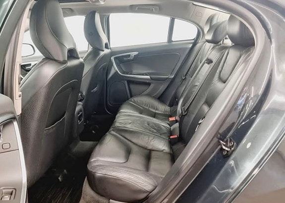 Volvo S60 5 of 5