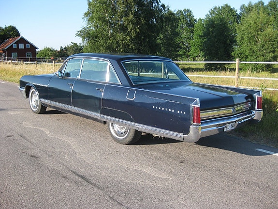 Buick Electra 225 4 of 5