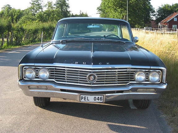 Buick Electra 225 7 of 15