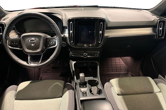 Volvo XC40 8 of 20