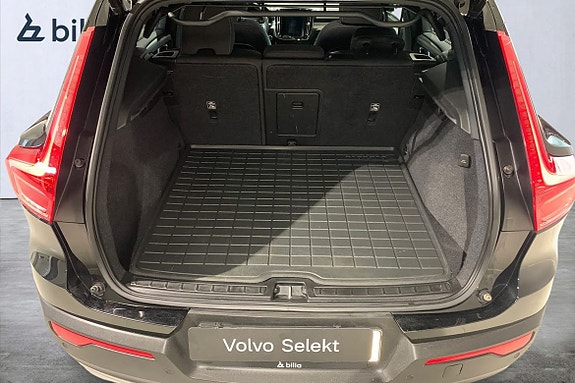 Volvo XC40 10 of 20