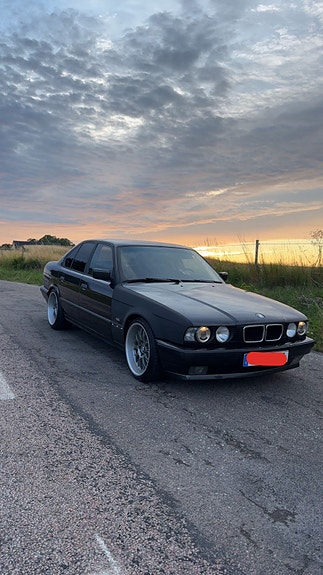 BMW 530i 2 of 5