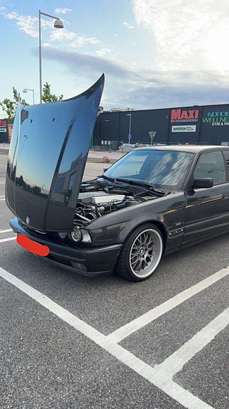BMW 530i 3 of 5