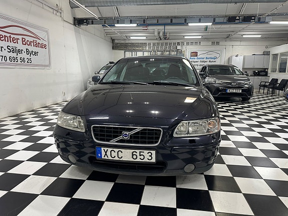 Volvo S60 3 of 5