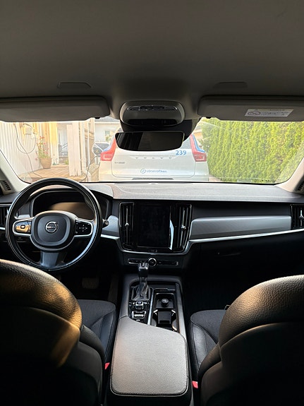 Volvo V90 3 of 3