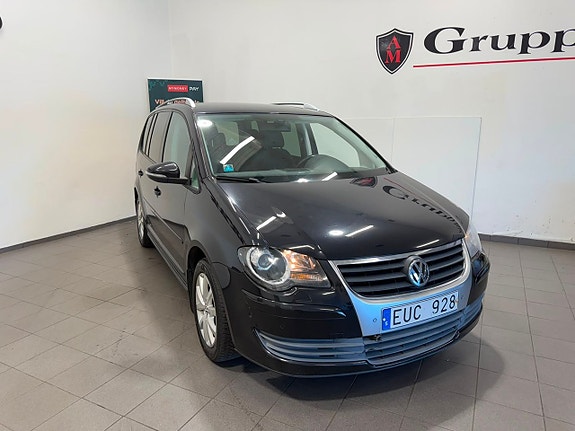 Volkswagen Touran 9 of 19