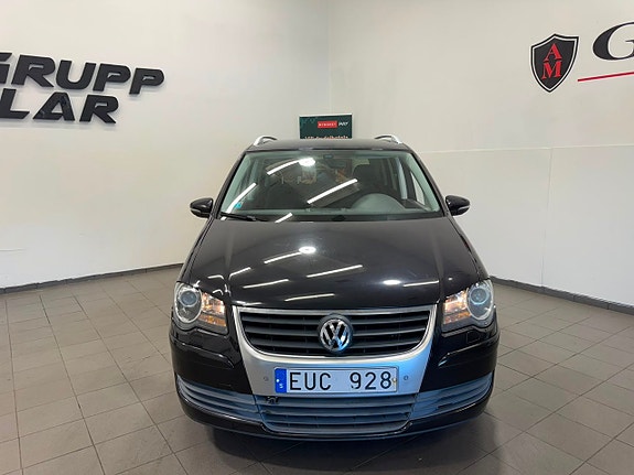 Volkswagen Touran 7 of 19