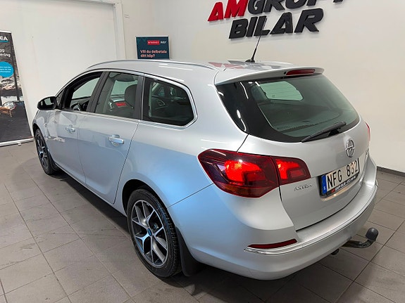 Opel Astra 16 of 17